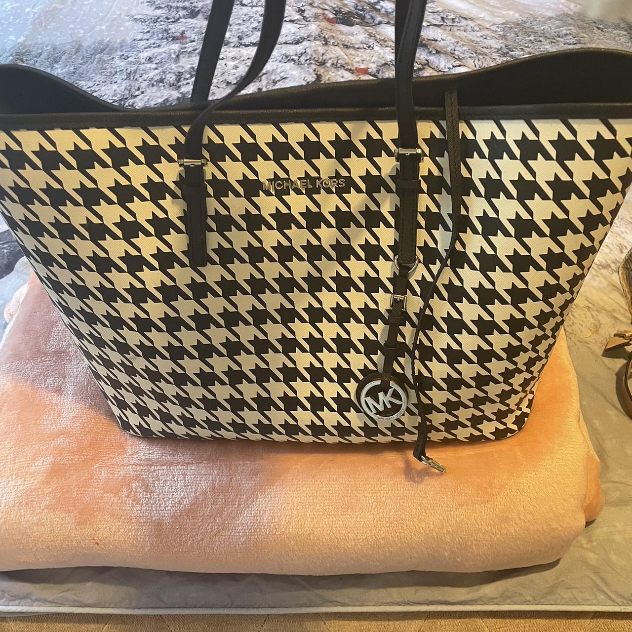 Michael Kors Houndstooth Large Shopping Tote in Depop