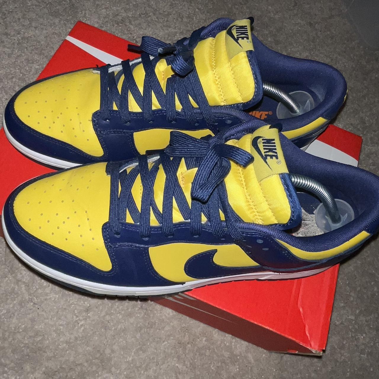 Nike Men's Yellow and Navy Trainers | Depop