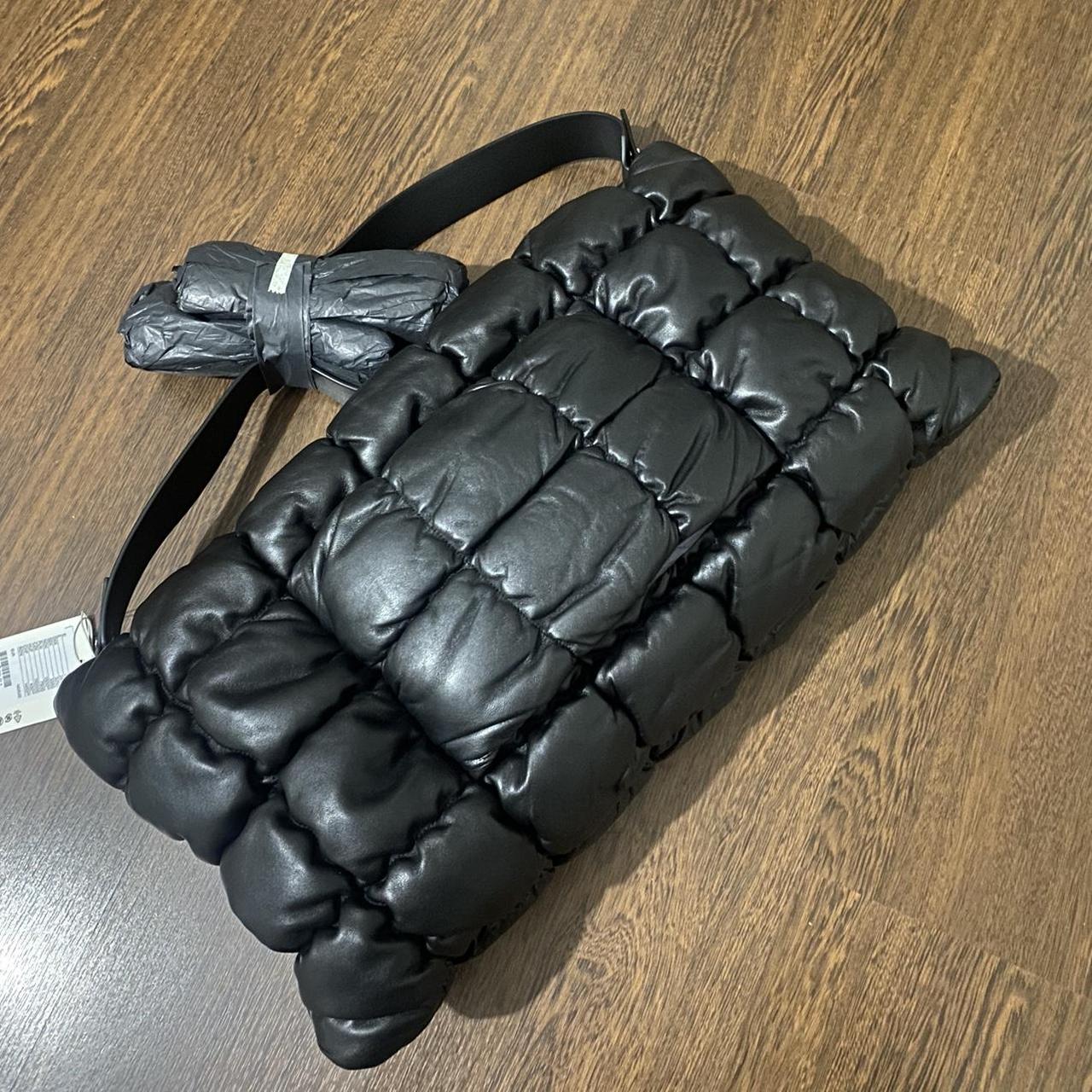 極希少】COS PILLOW OVERSIZED QUILTED CLUTCH 極希少】COS PILLOW