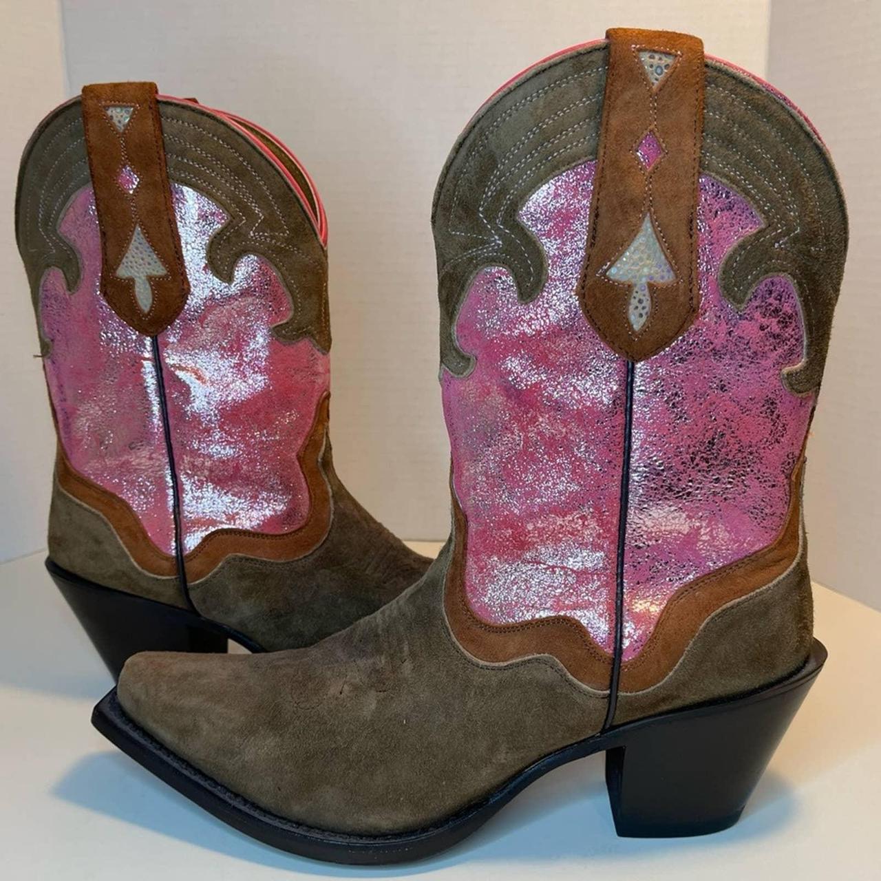 Pink cowgirl best sale boots women