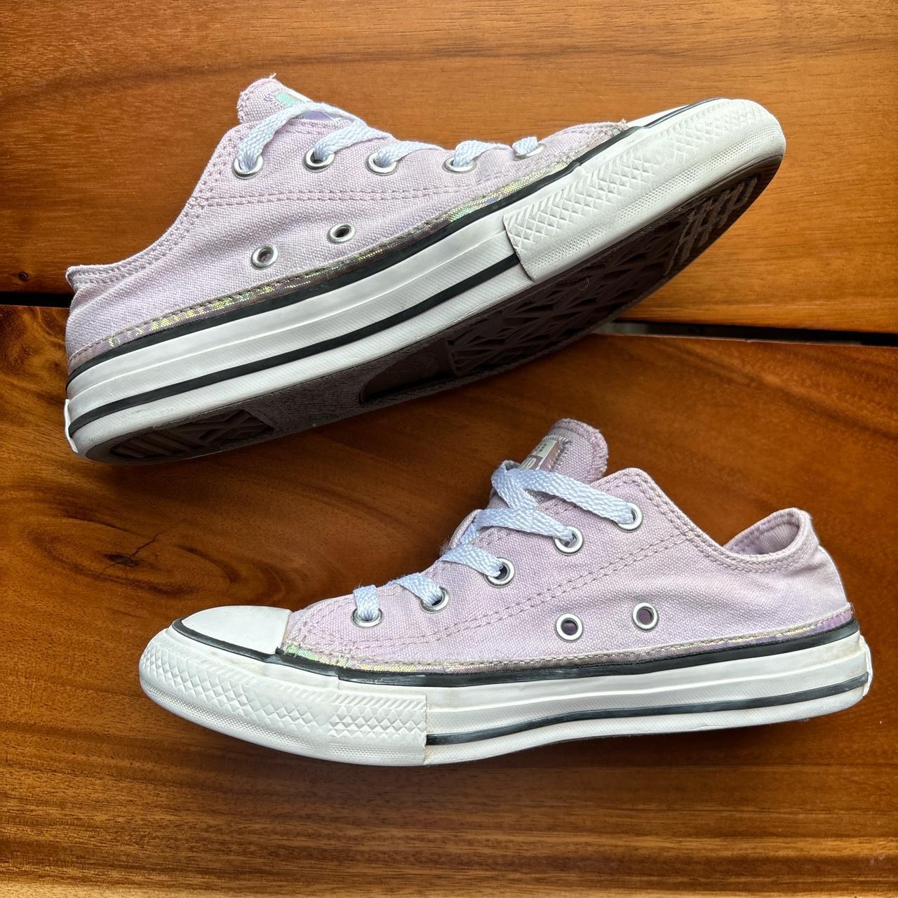 Light purple converse low tops best sale