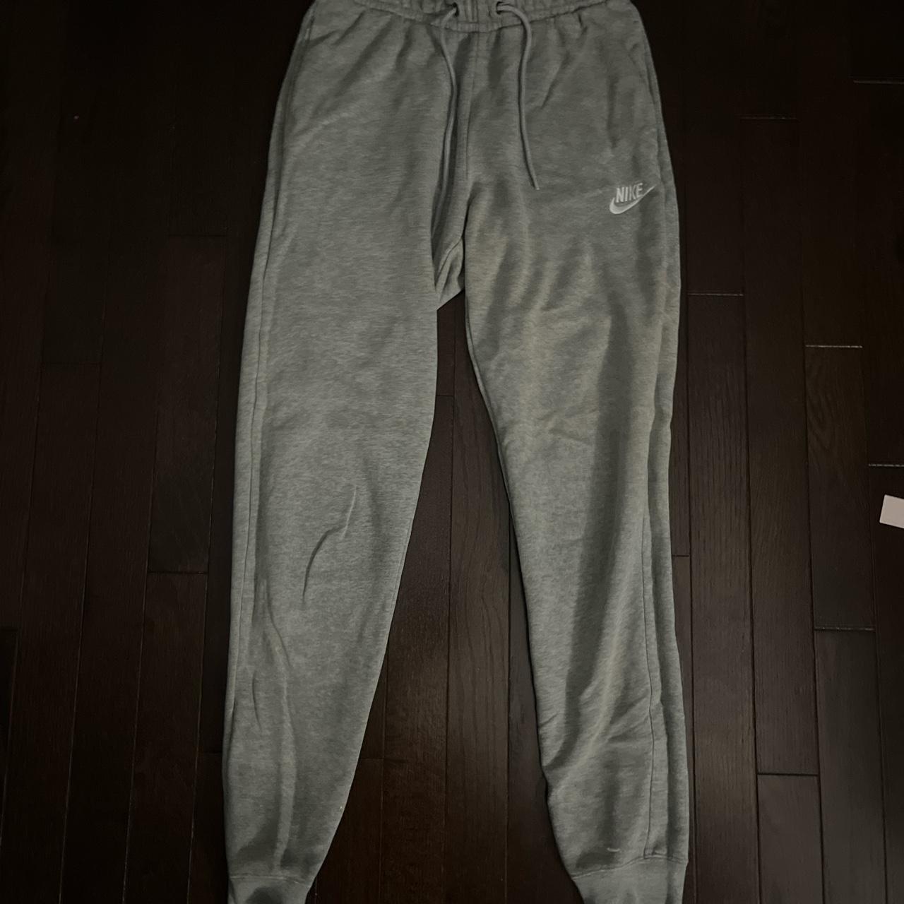 light grey nike joggers womens