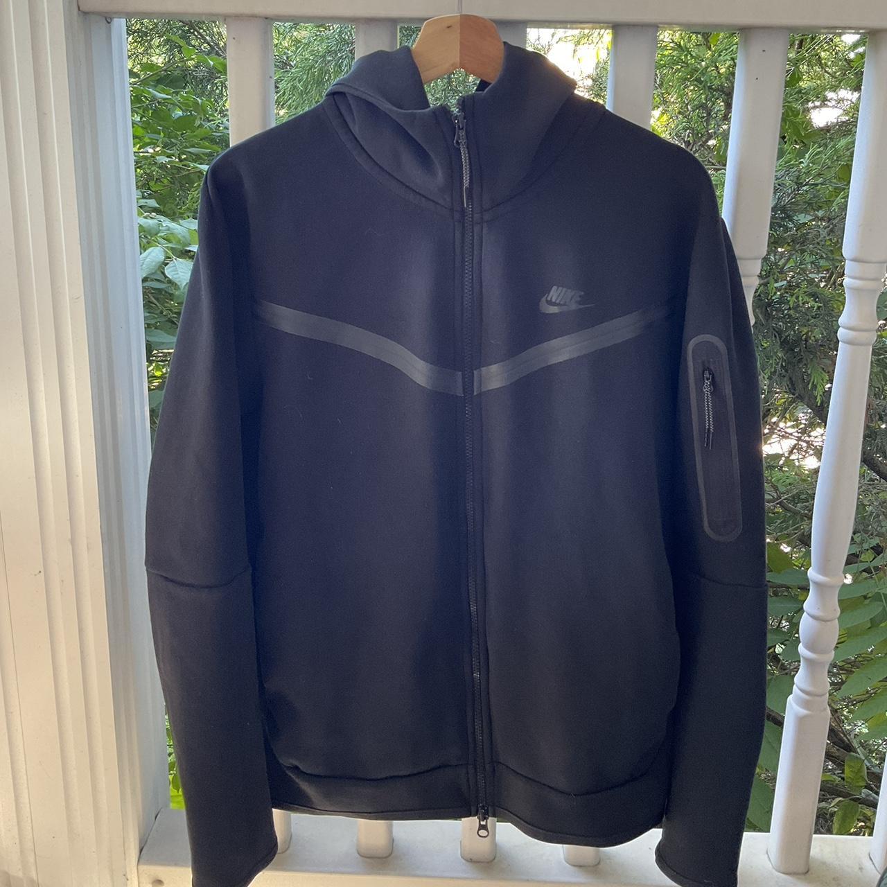 mens black nike tech