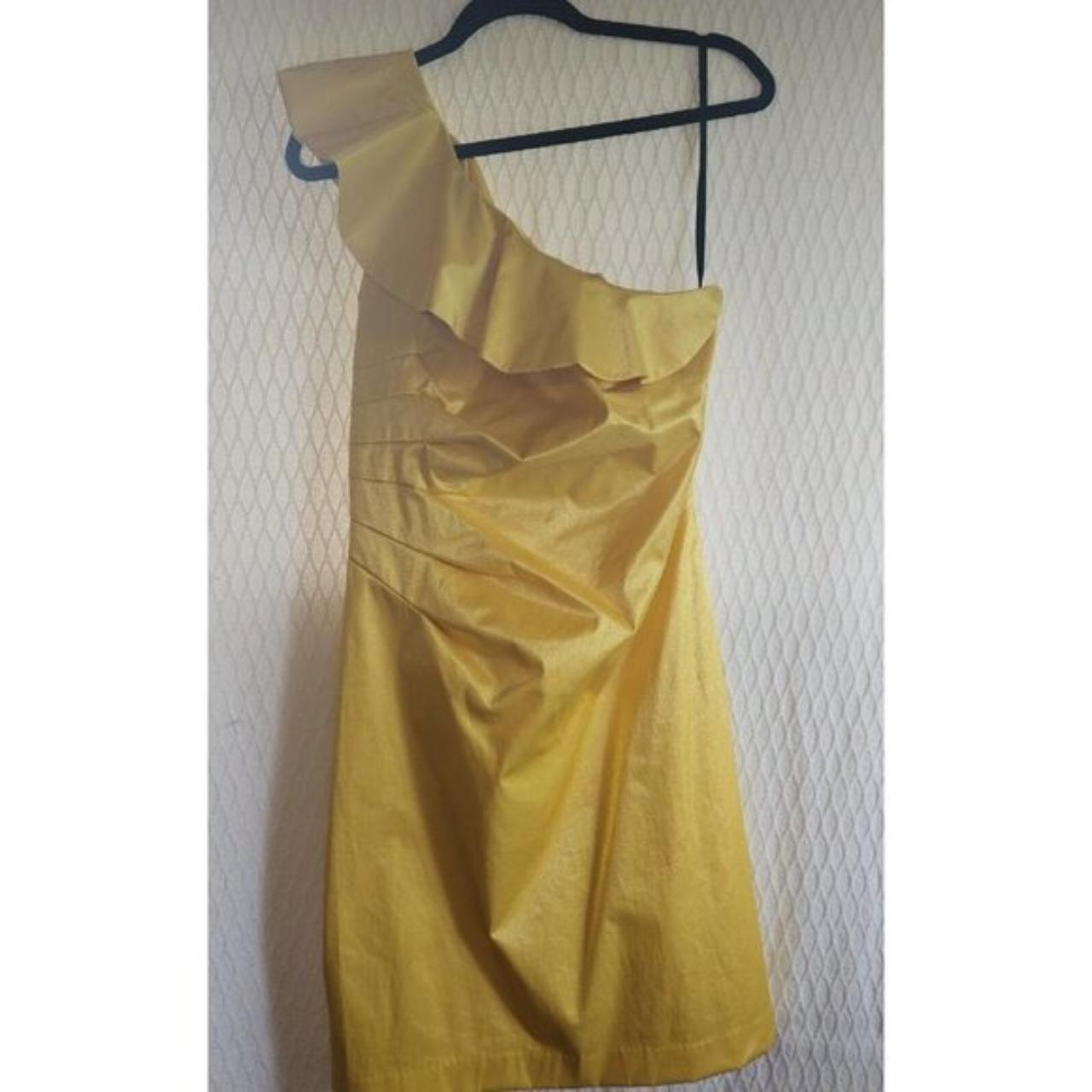 Laundry By Shelli Segal Size 10 Yellow One Shoulder. Depop