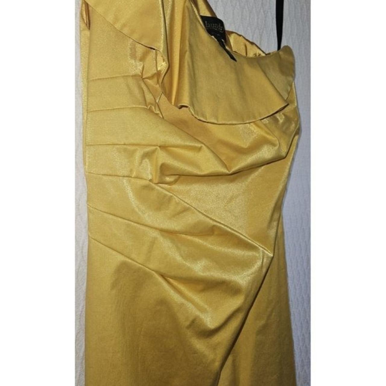 Laundry By Shelli Segal Size 10 Yellow One Shoulder... Depop