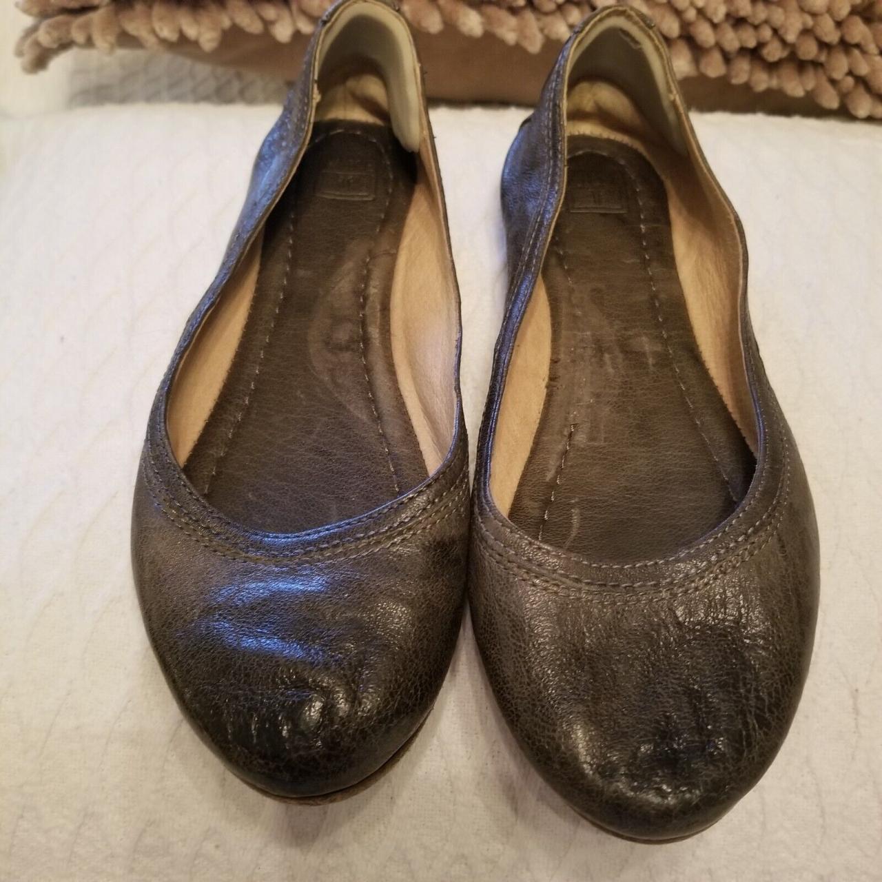 Frye Carson Gray Nubuck Round Toe Flats Size... - Depop