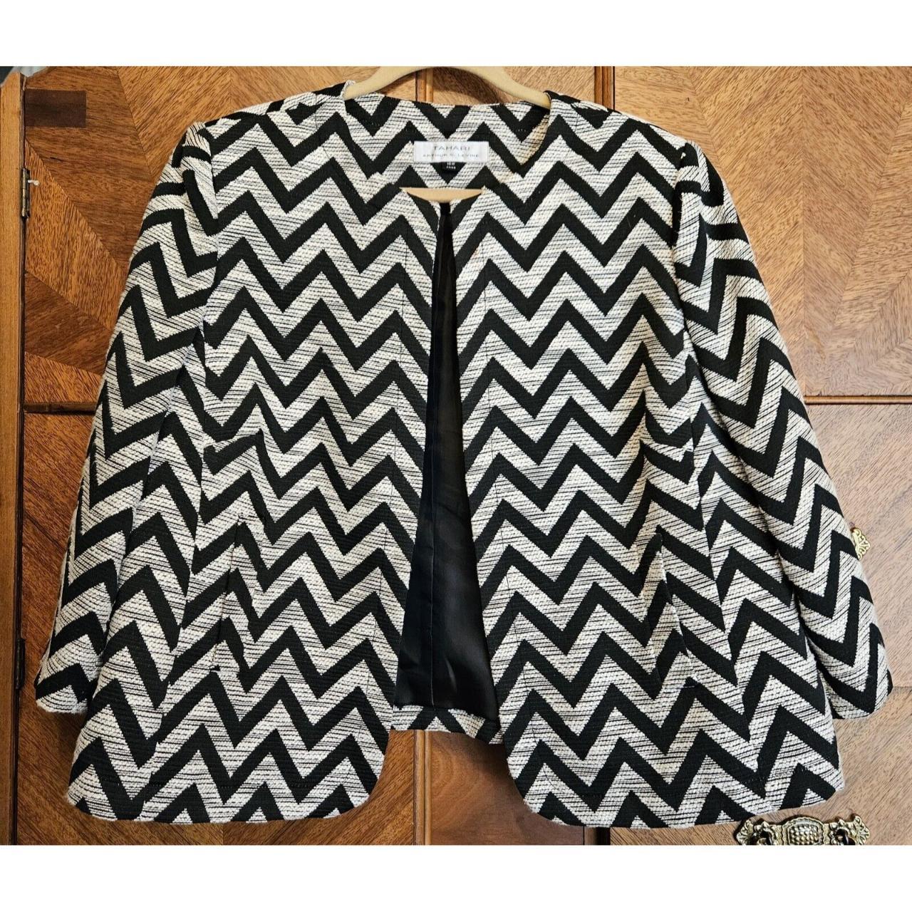 Stand out with this gorgeous Tahari jacket featuring... - Depop