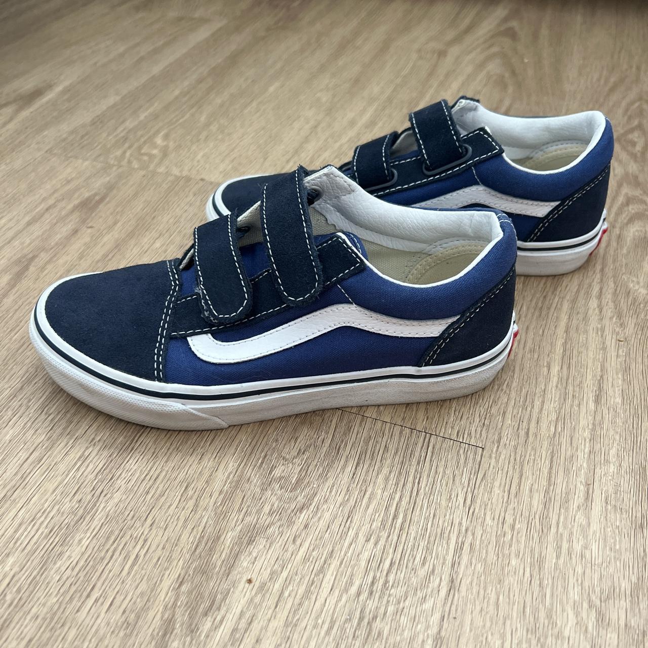 Royal blue store and black vans