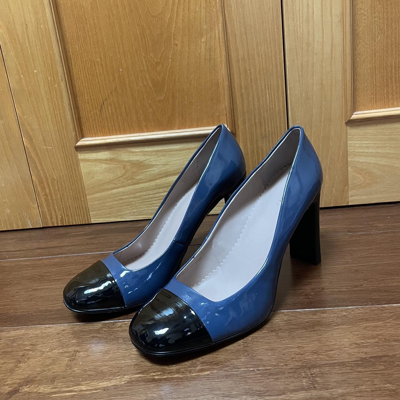 Tahari patent cheap leather pumps