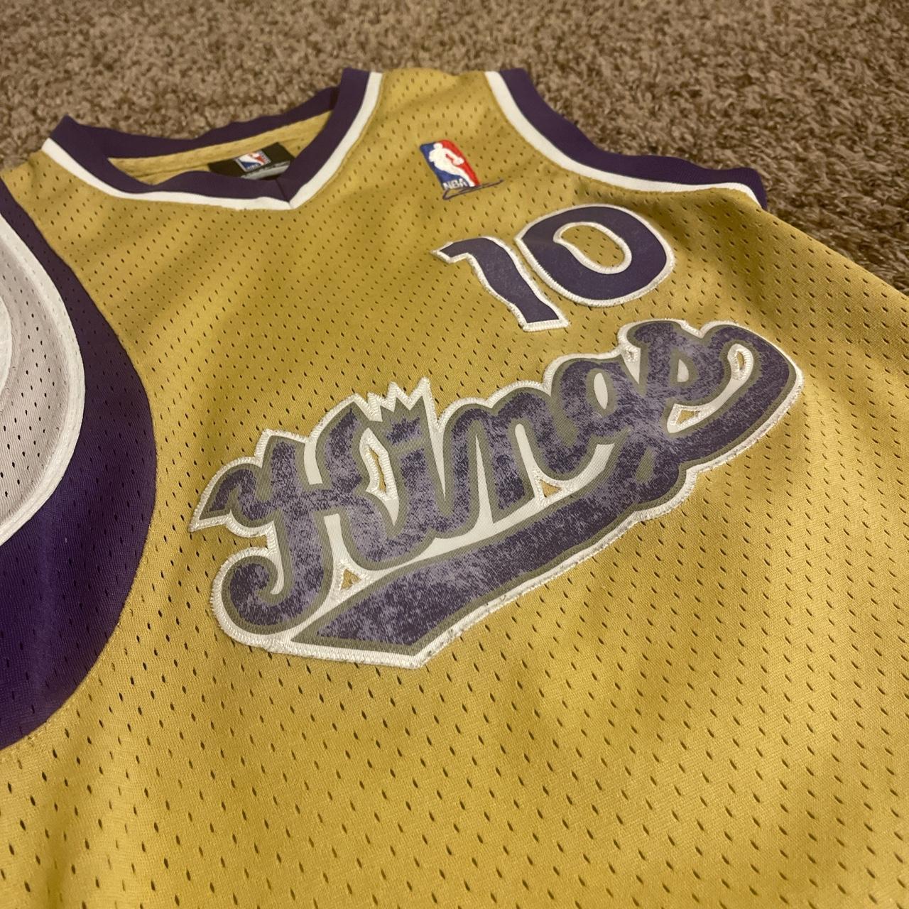 Vintage Sacramento Kings Basketball Jersey Size - Depop