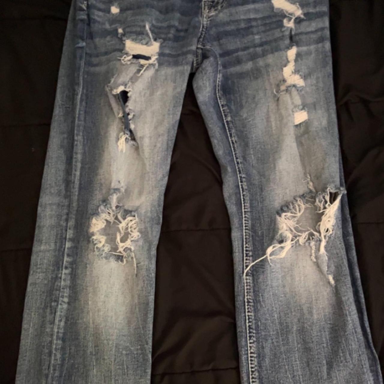 ripped jeans no noticeable stains 33L - Depop