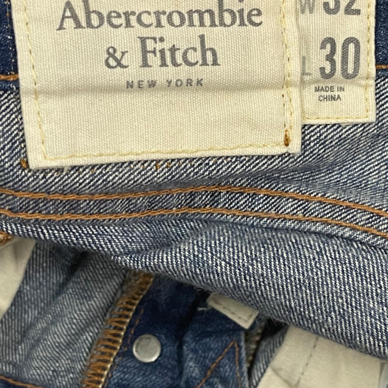 SWEET RARE DESIRABLE ABERCROMBIE AND FITCH CAMOUFLAGE CARGO