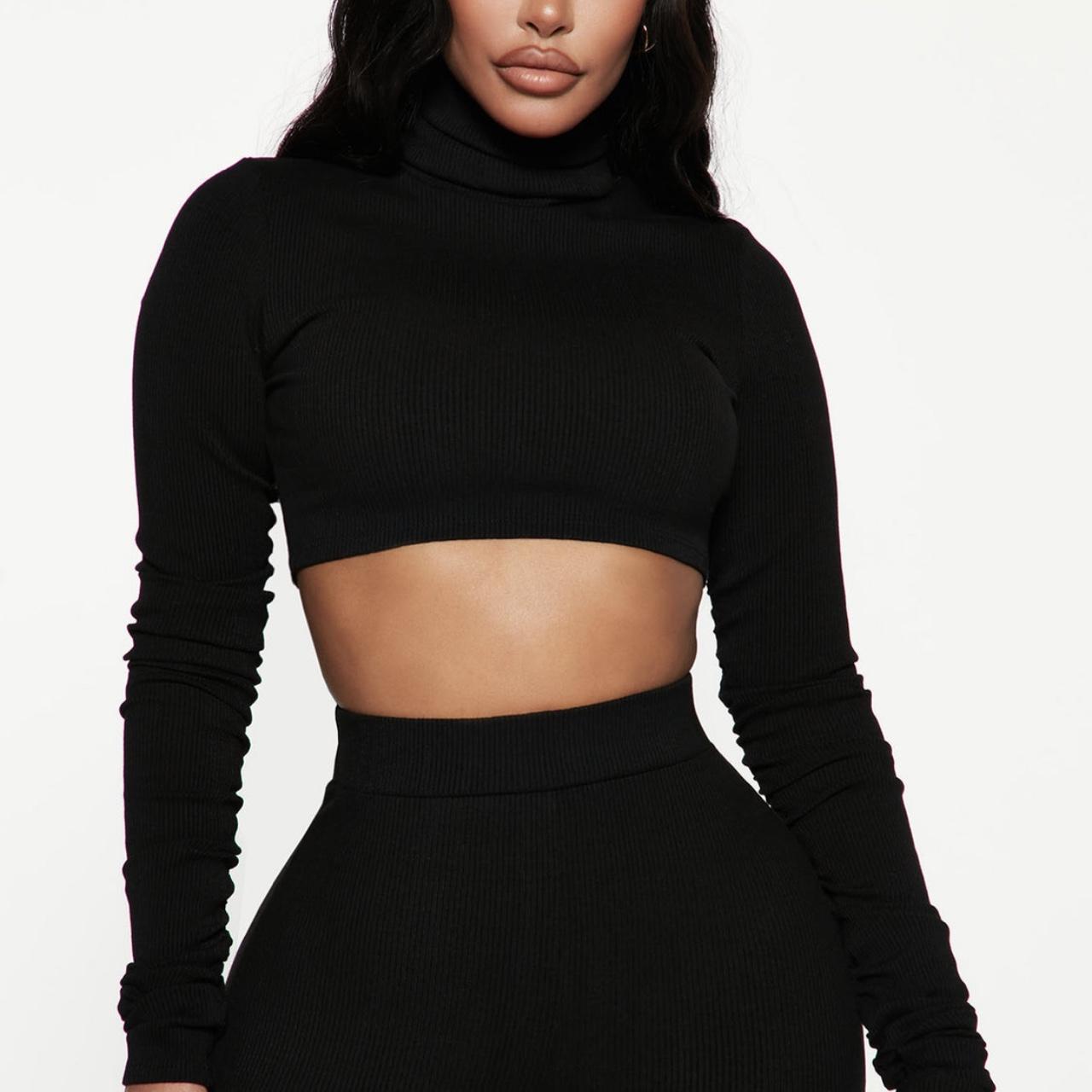 Fashion Nova Women's Black Tshirt Depop