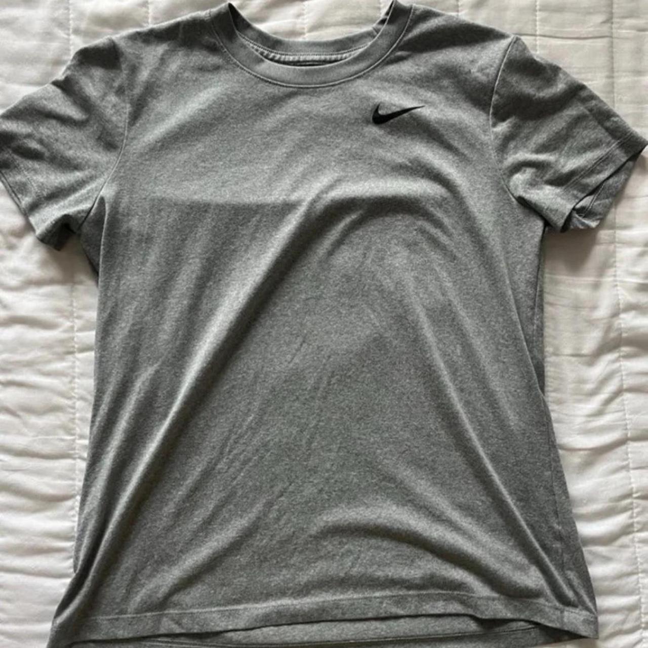 womens grey nike shirt