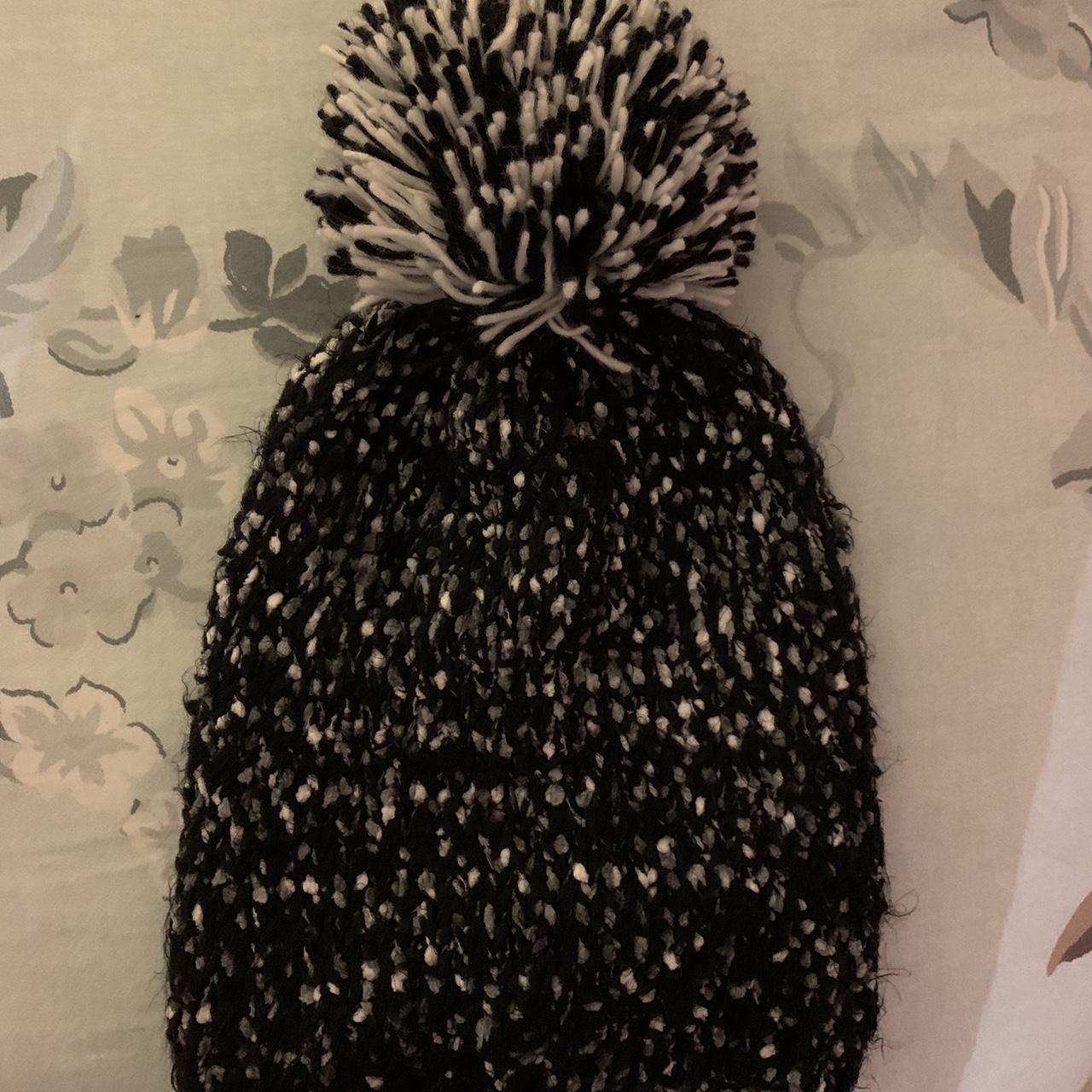 Black & white cuddl duds beanie. Very comfy... - Depop