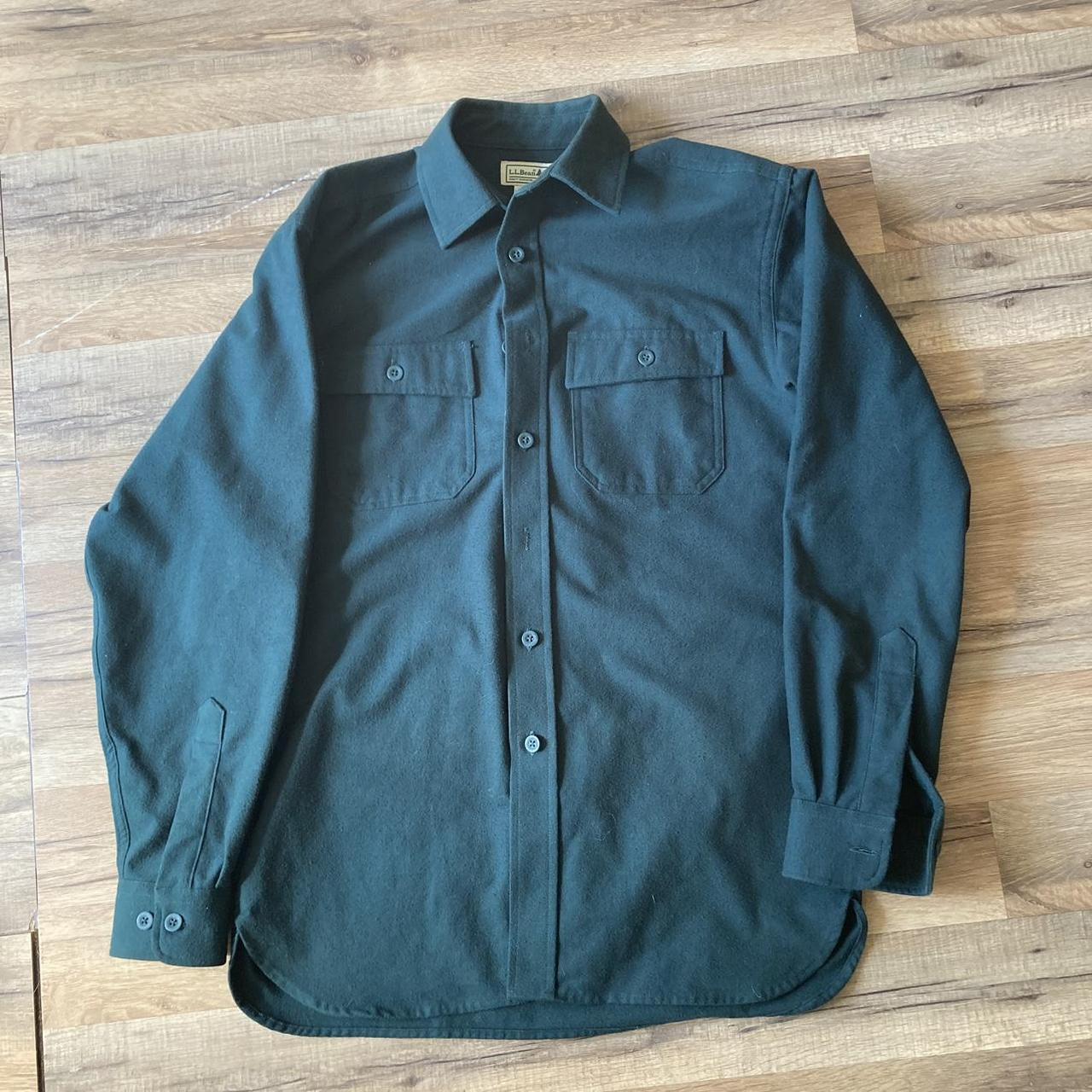 L.L.Bean Men's Green T-shirt | Depop