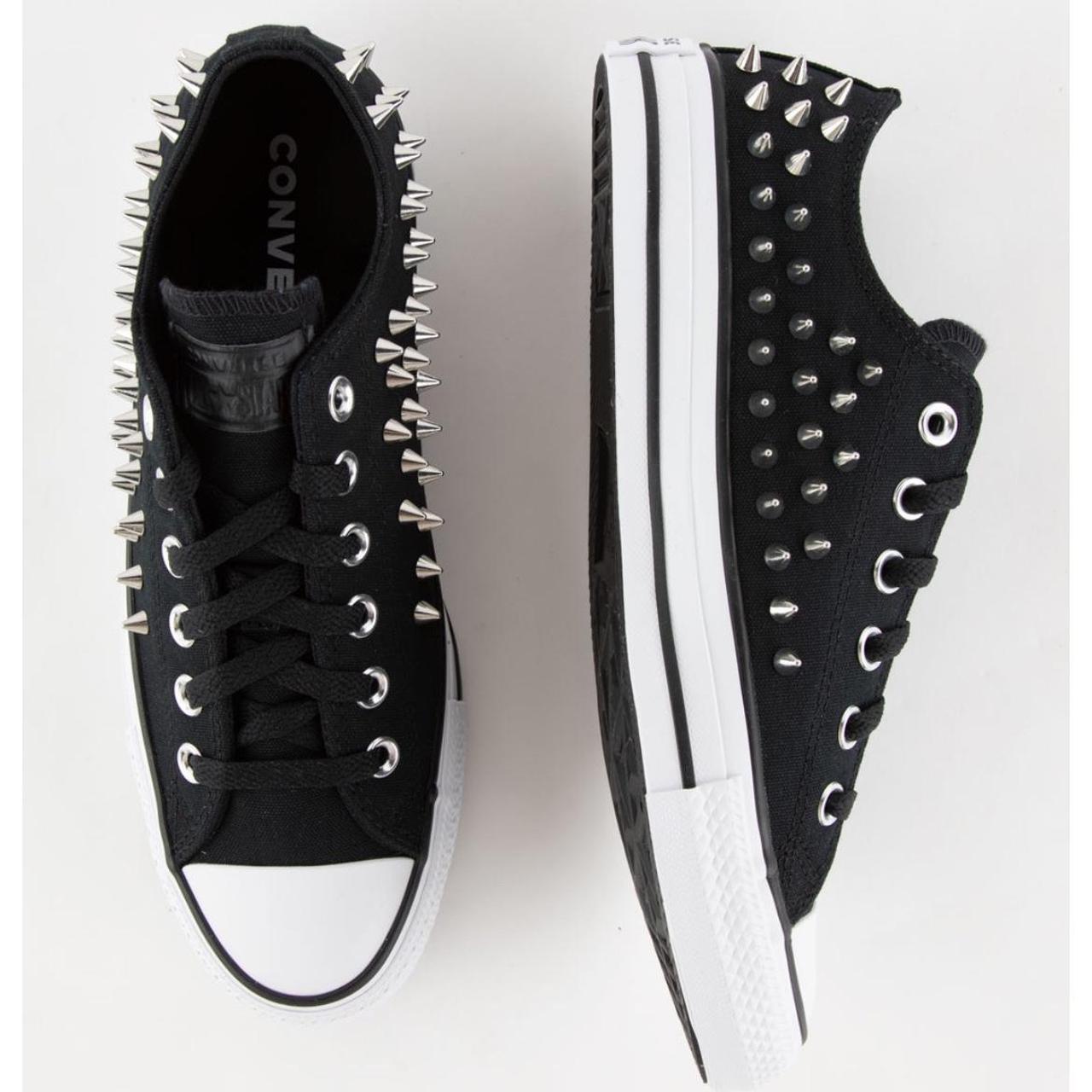 Studded chuck hot sale taylor converse