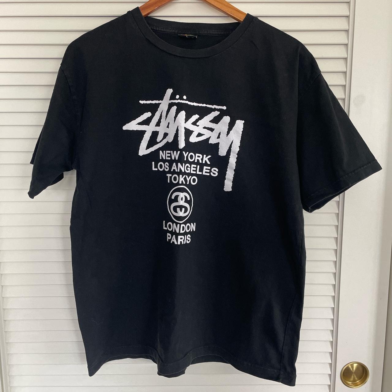 Stüssy Men's Black T-shirt | Depop