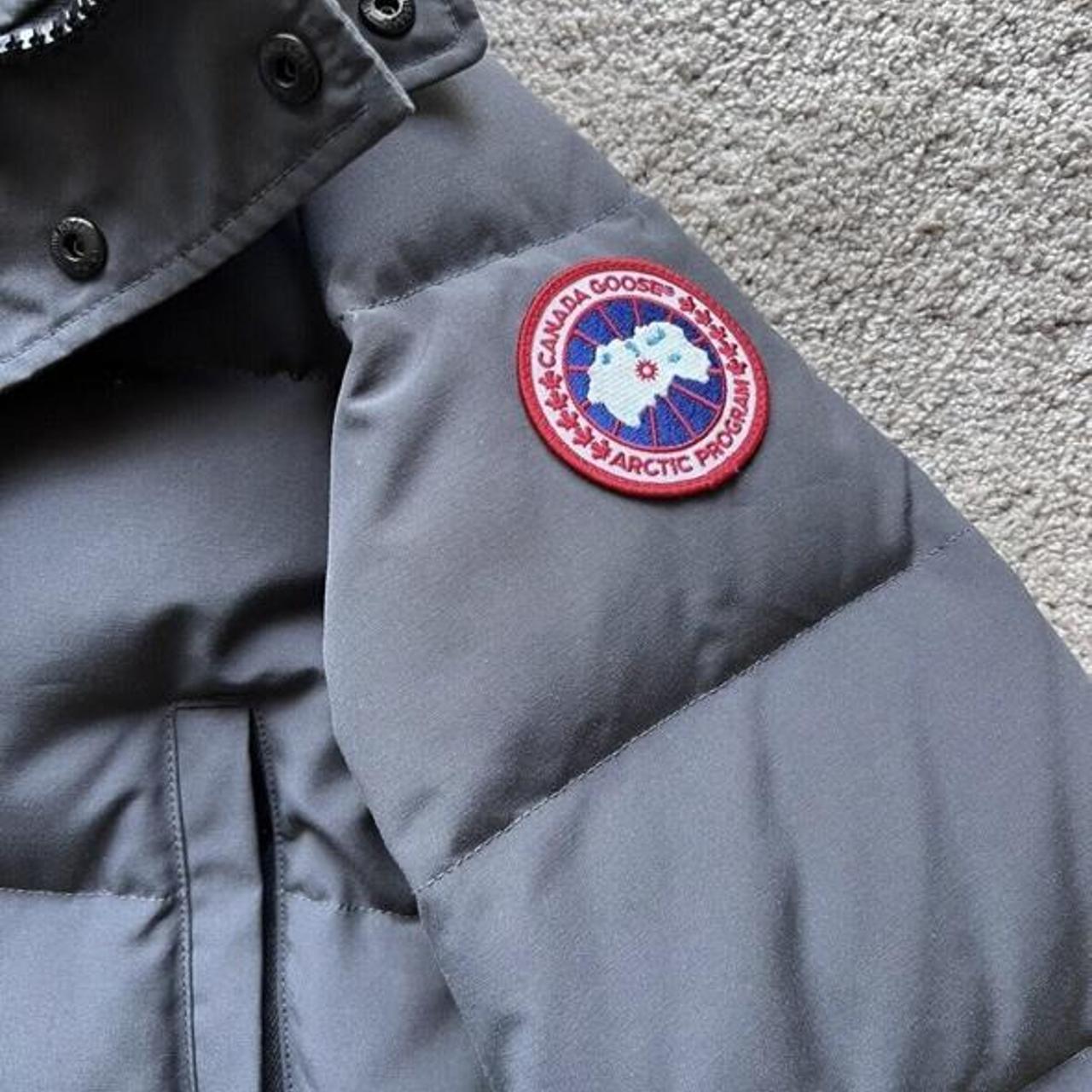 Large Canada Goose Wyndham Grey Graphite 