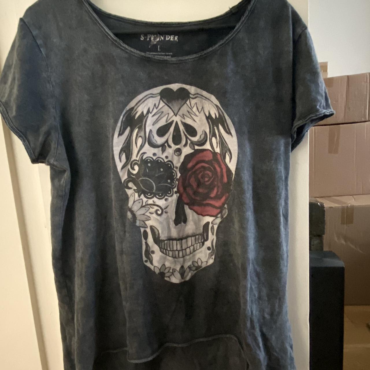 Large skull and rose t-shirt - the back of the... - Depop