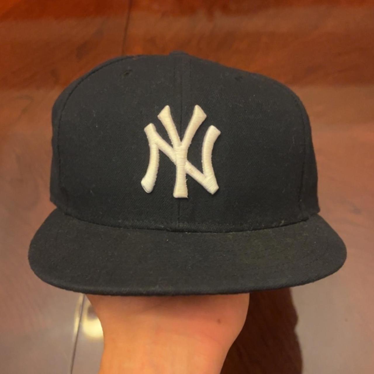 new-york-yankees-fitted-hat-size-7-3-4-no-flaws-depop
