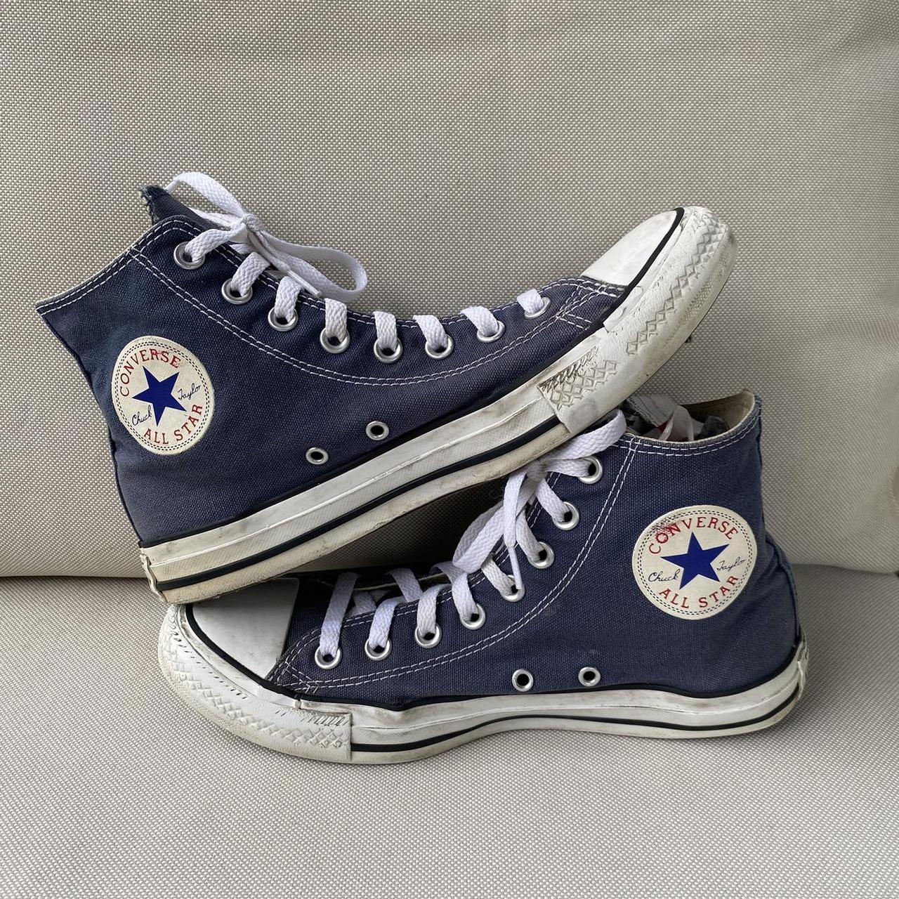 Converse Women's Navy and Blue Trainers | Depop