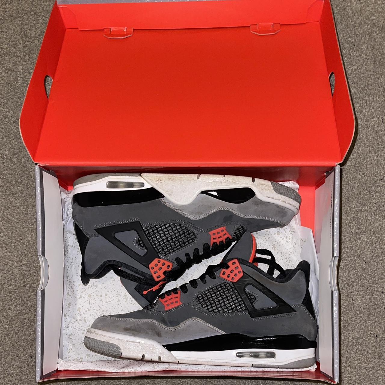 size 9 jordan 4