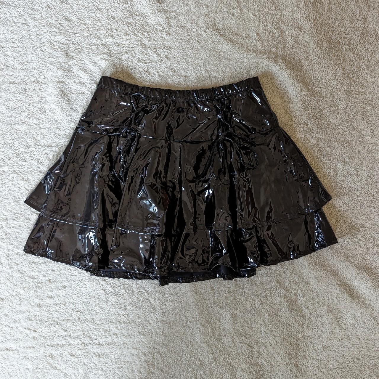 Hot Topic Women's Black Skirt Depop