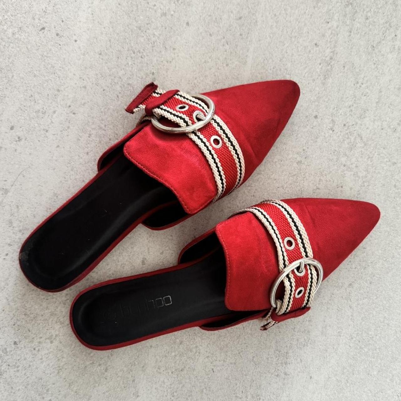 Red store mule flats