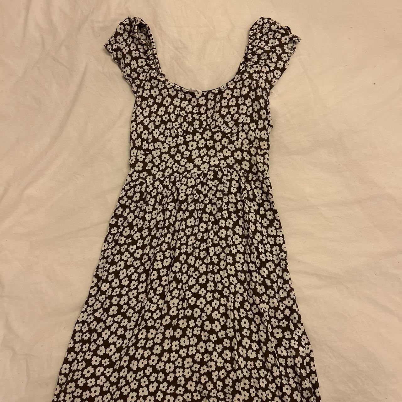 xs cotton brown flower dress, worn a couple times,... - Depop