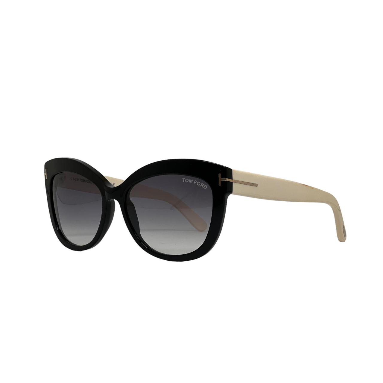 Alistair TF524 キャットアイ トムフォード 黒 ブラック グレー Alistair TF524 キャットアイ トムフォード 黒 ブラック グレー