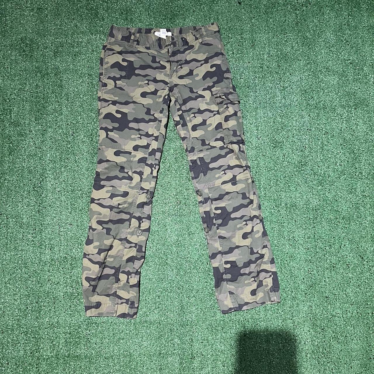 Old navy Camouflage Womens Cargo pants good... Depop