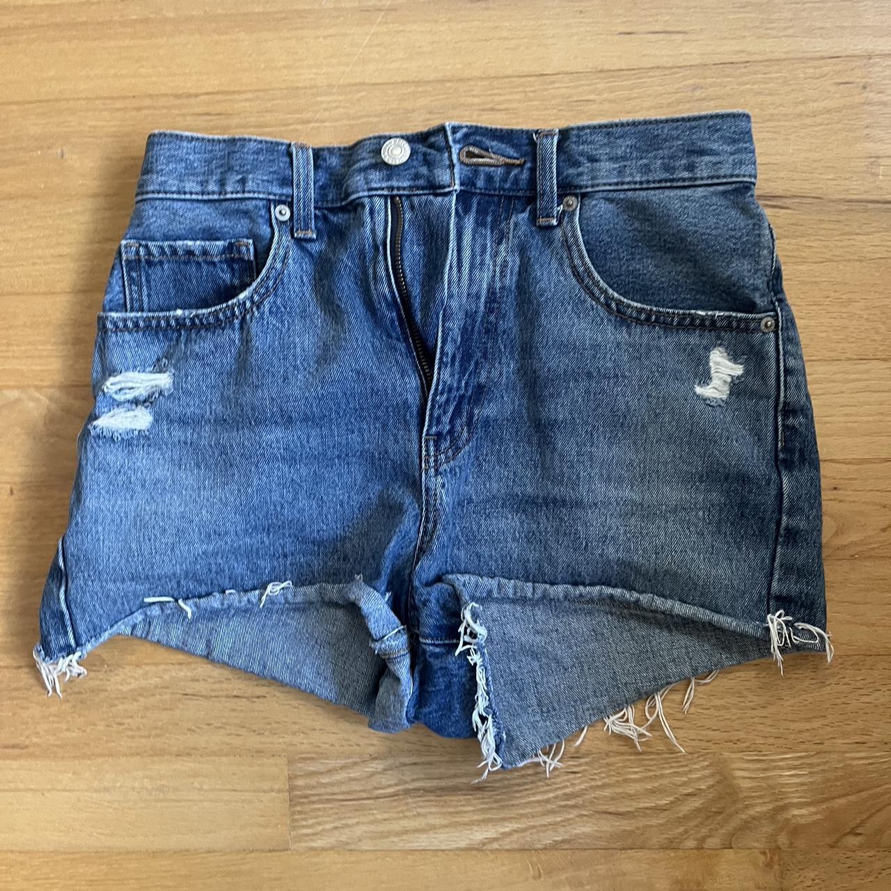 uniqlo jean shorts 25” waist, but fits a little... - Depop