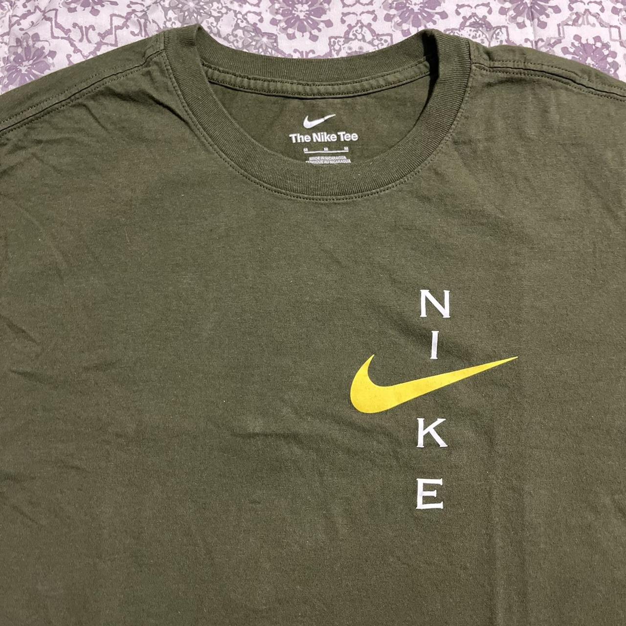 mens green nike t shirt