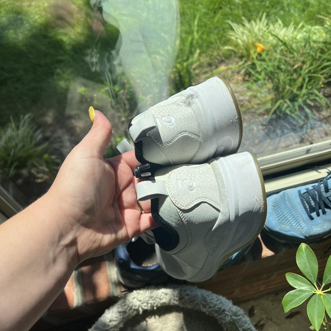 Cloves Healthcare shoes Women’s size 9 Leather is... Depop