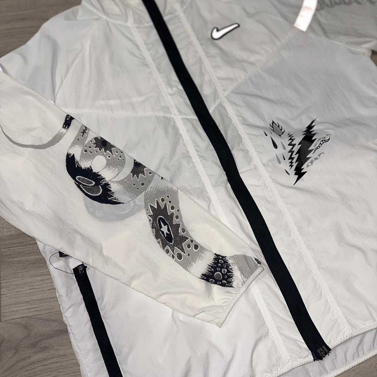 Nike Wild Run Windrunner Jacket White Dragon size | Depop Nike Wild Run Windrunner Jacket White Dragon size | Depop