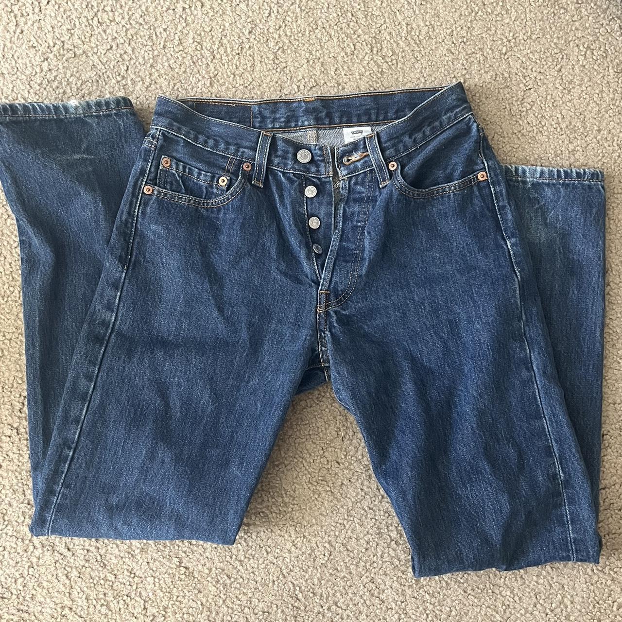 pre loved Levi’s mid rise jeans no tags or signs of... - Depop