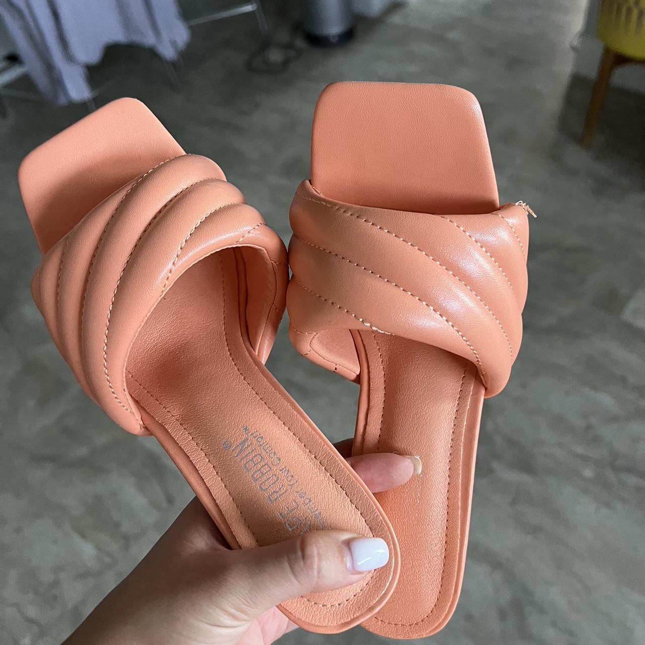 item listed by aleksbary