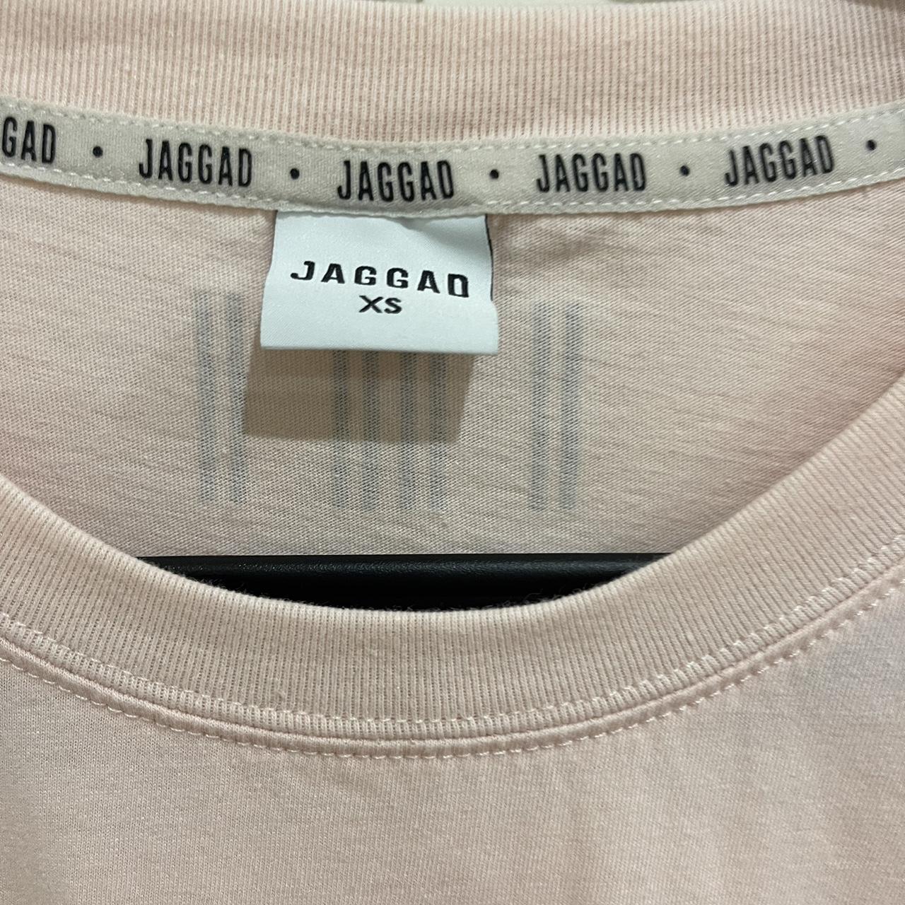 jaggad pink tee