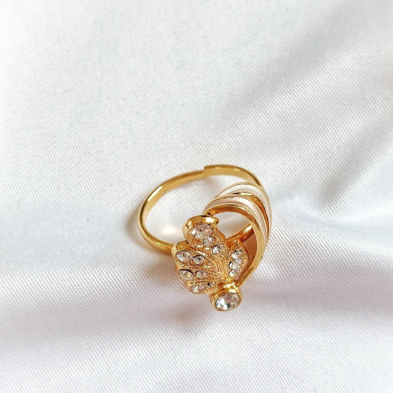 Fantasy gold vintage ring, adjustable. With details... - Depop