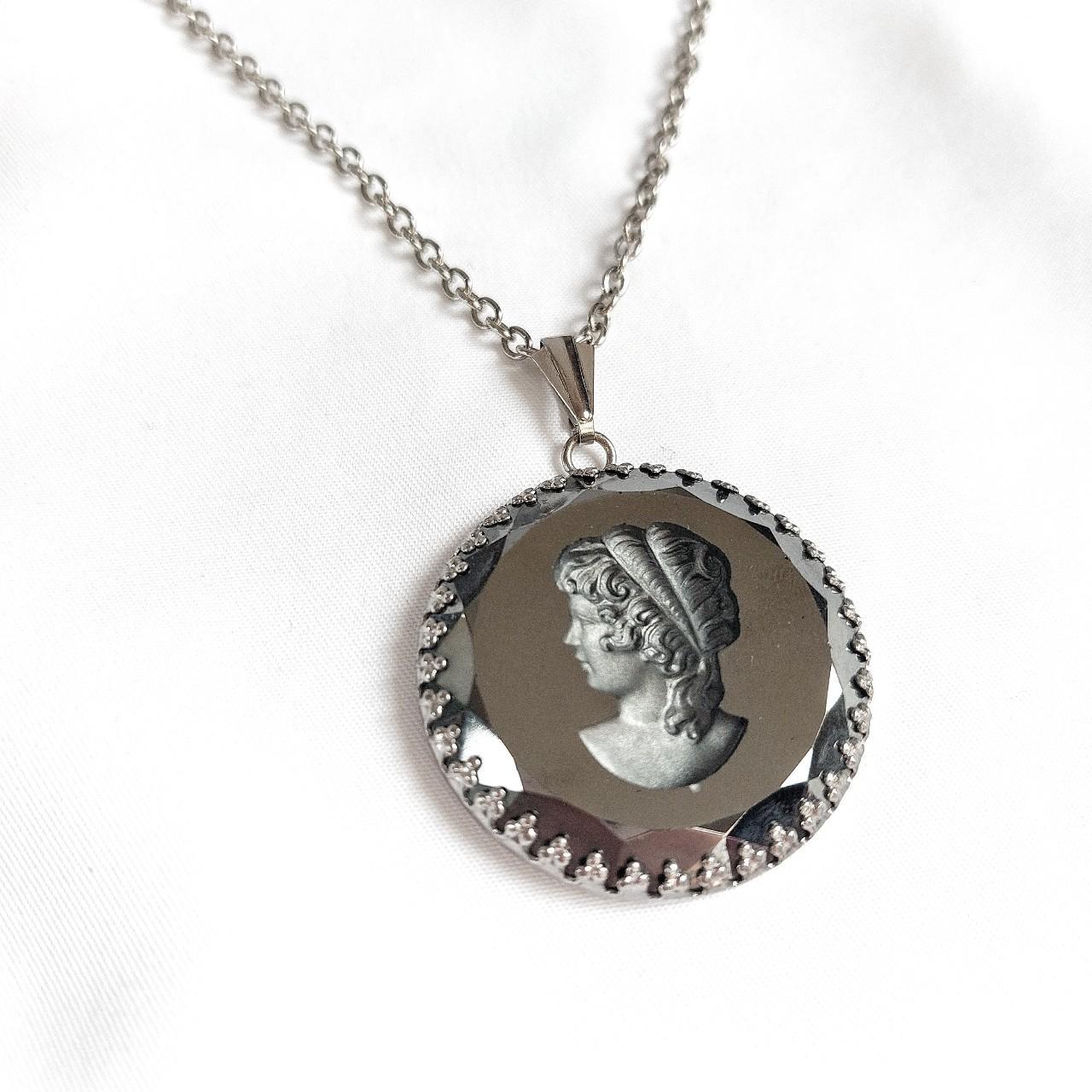 Vintage necklace, named "victoria". 🖤 Made with a... - Depop