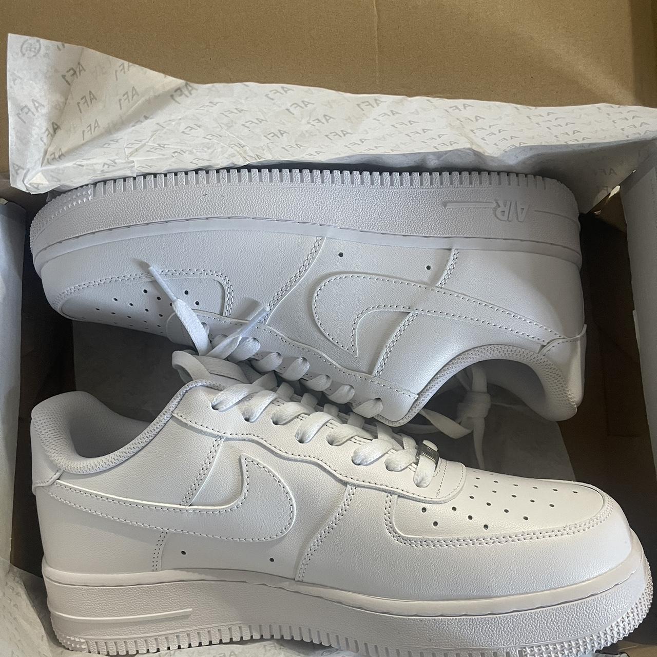 Nike Men's White Trainers | Depop