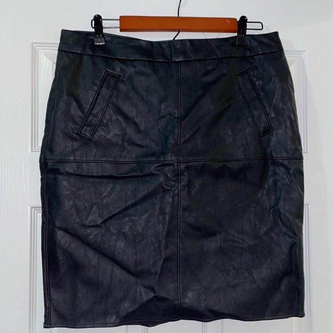 CAbi 509 Fleather Skirt with pockets, size 10. New... - Depop