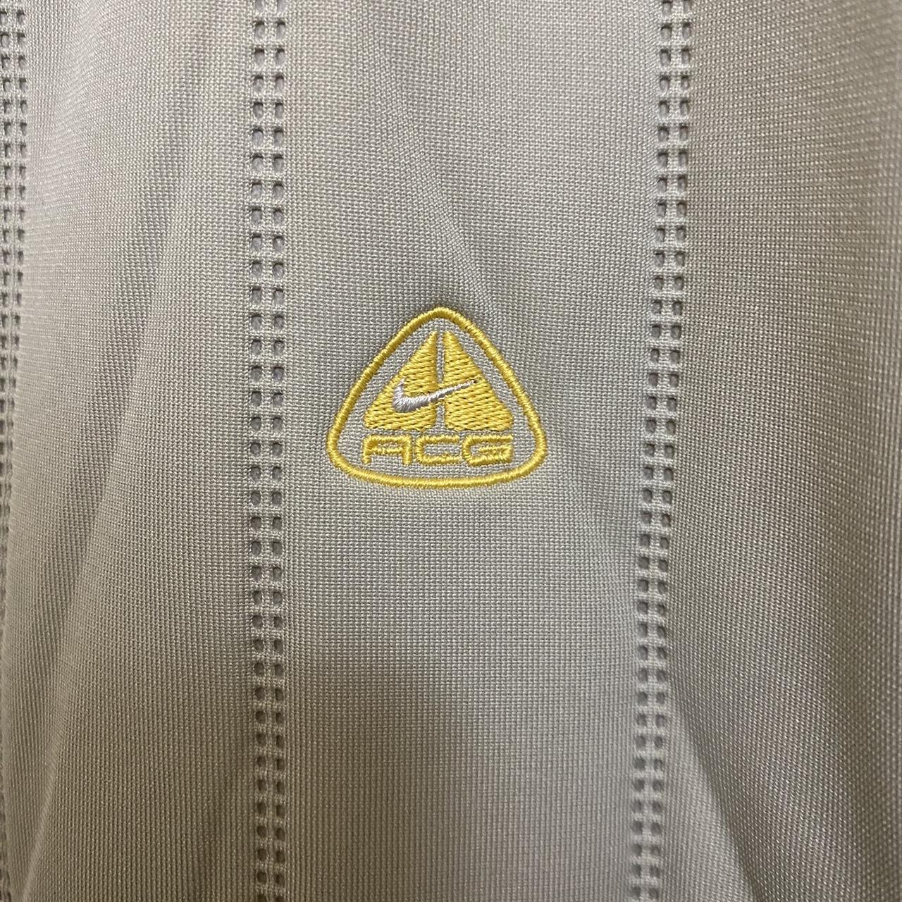 Nike ACG Men's Grey and Yellow Jacket | Depop