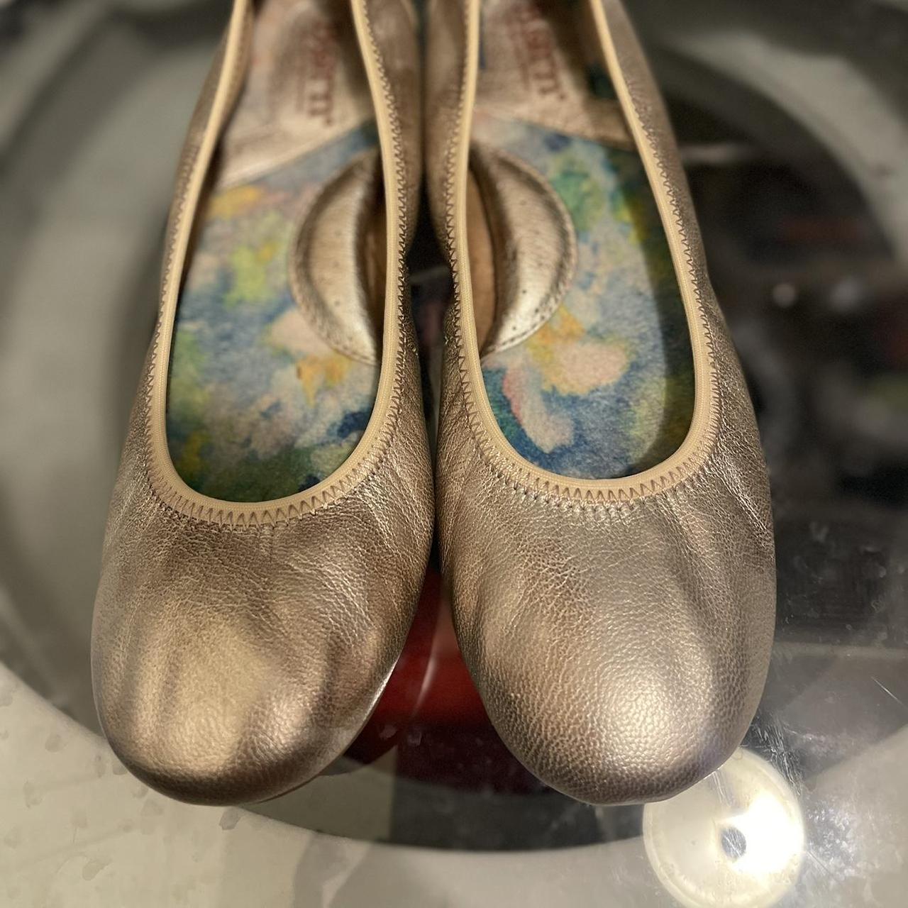 Born ballet flats gold size 6.5 in almost new... - Depop