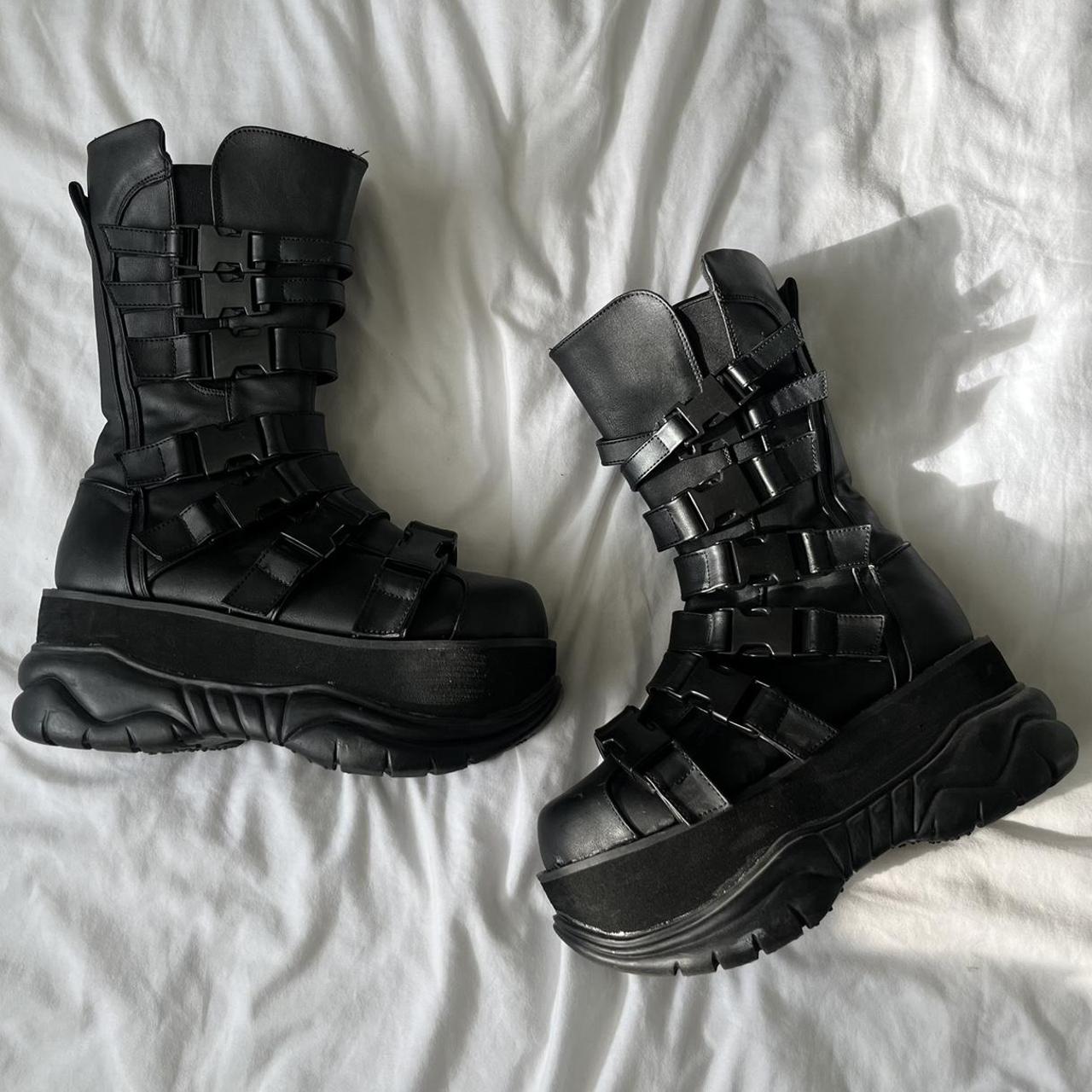 demonia boots canada