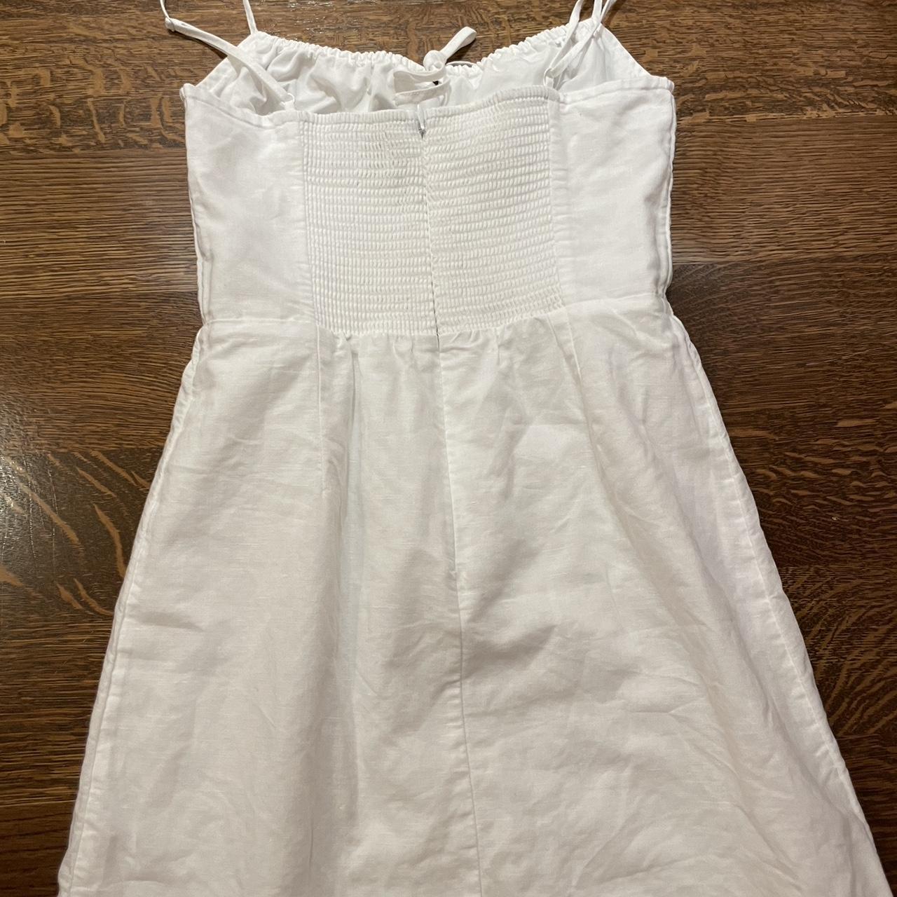 Aritzia Women's White Dress | Depop