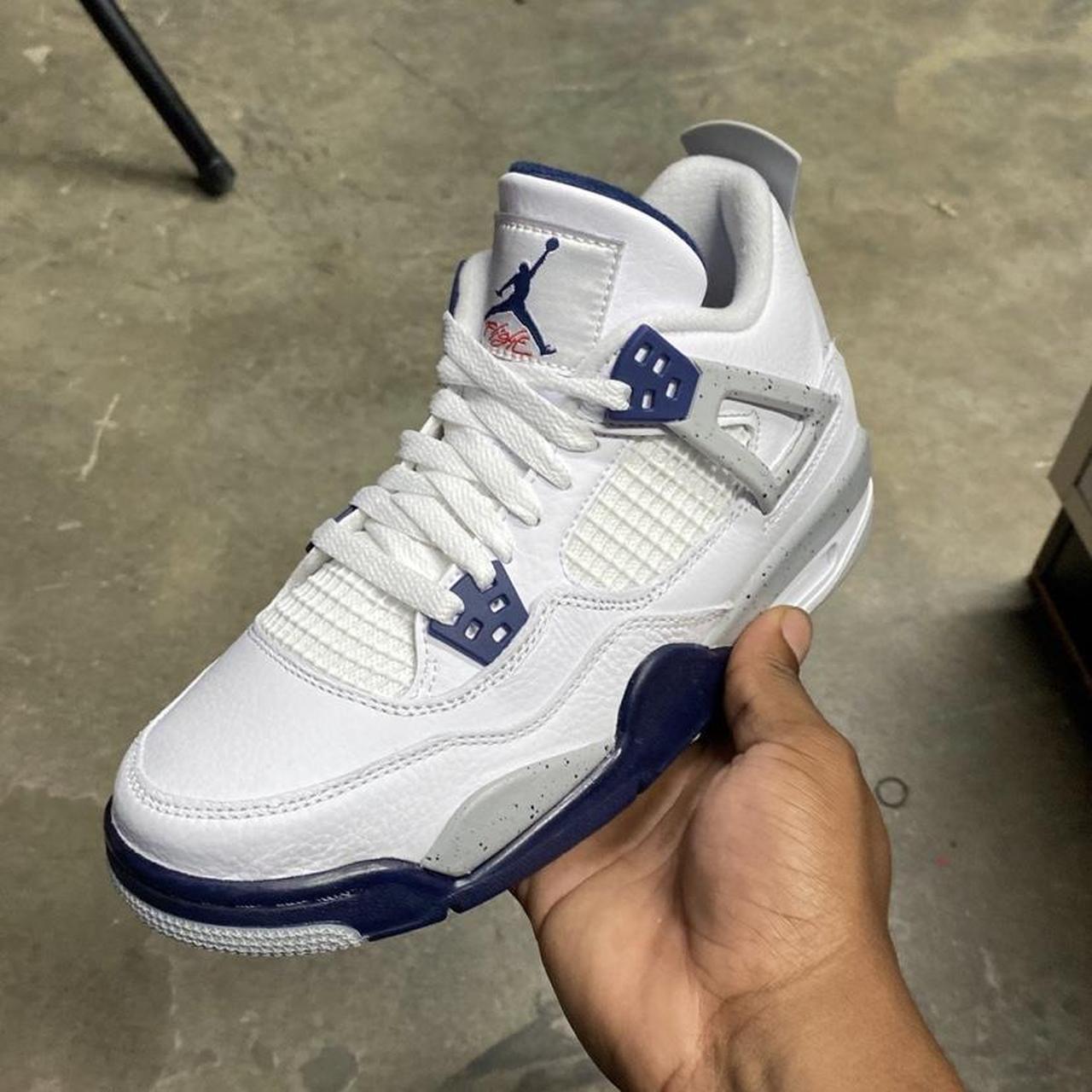 Jordan 4 Midnight Navy Size 6GS - Depop