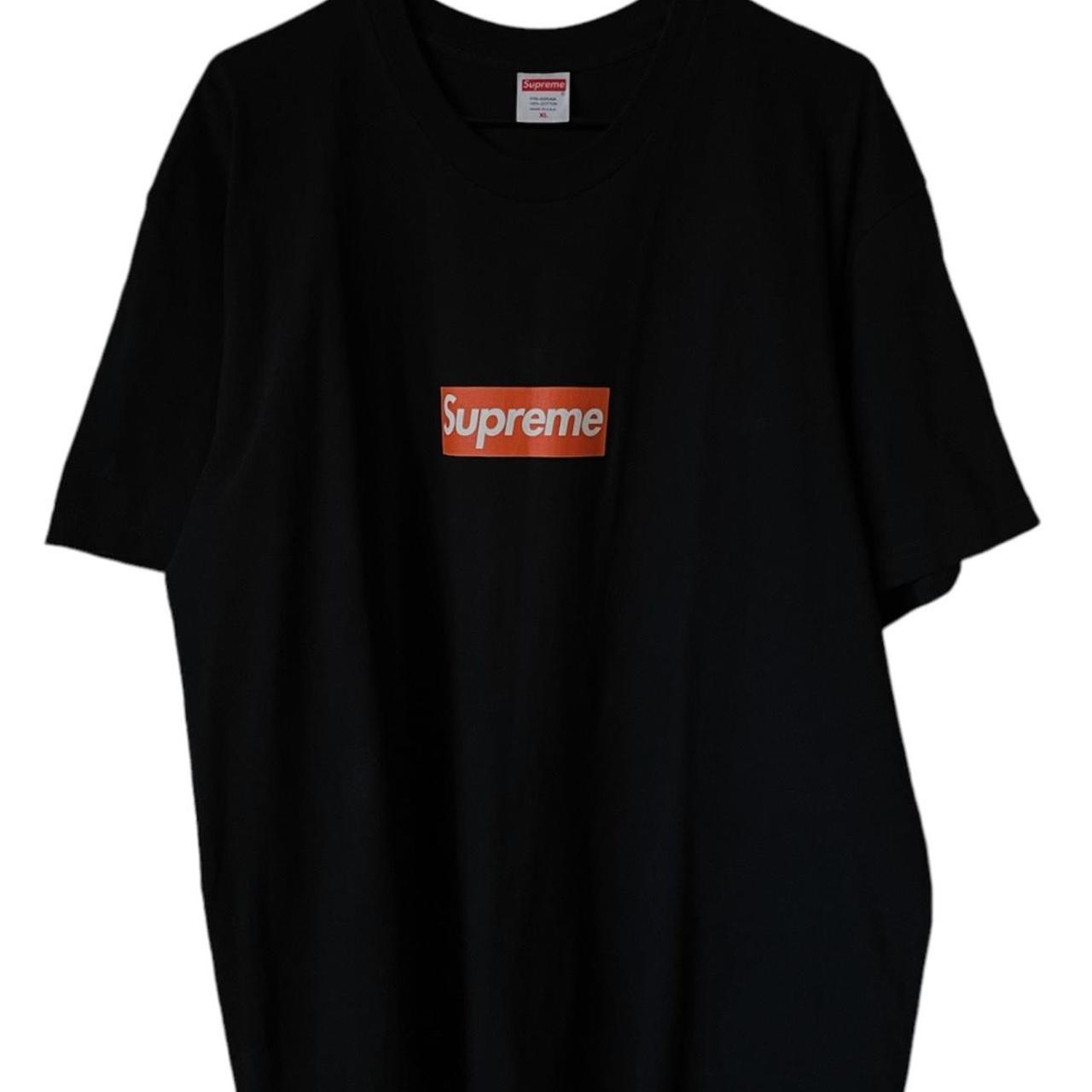 Supreme Men's Black and Red T-shirt | Depop