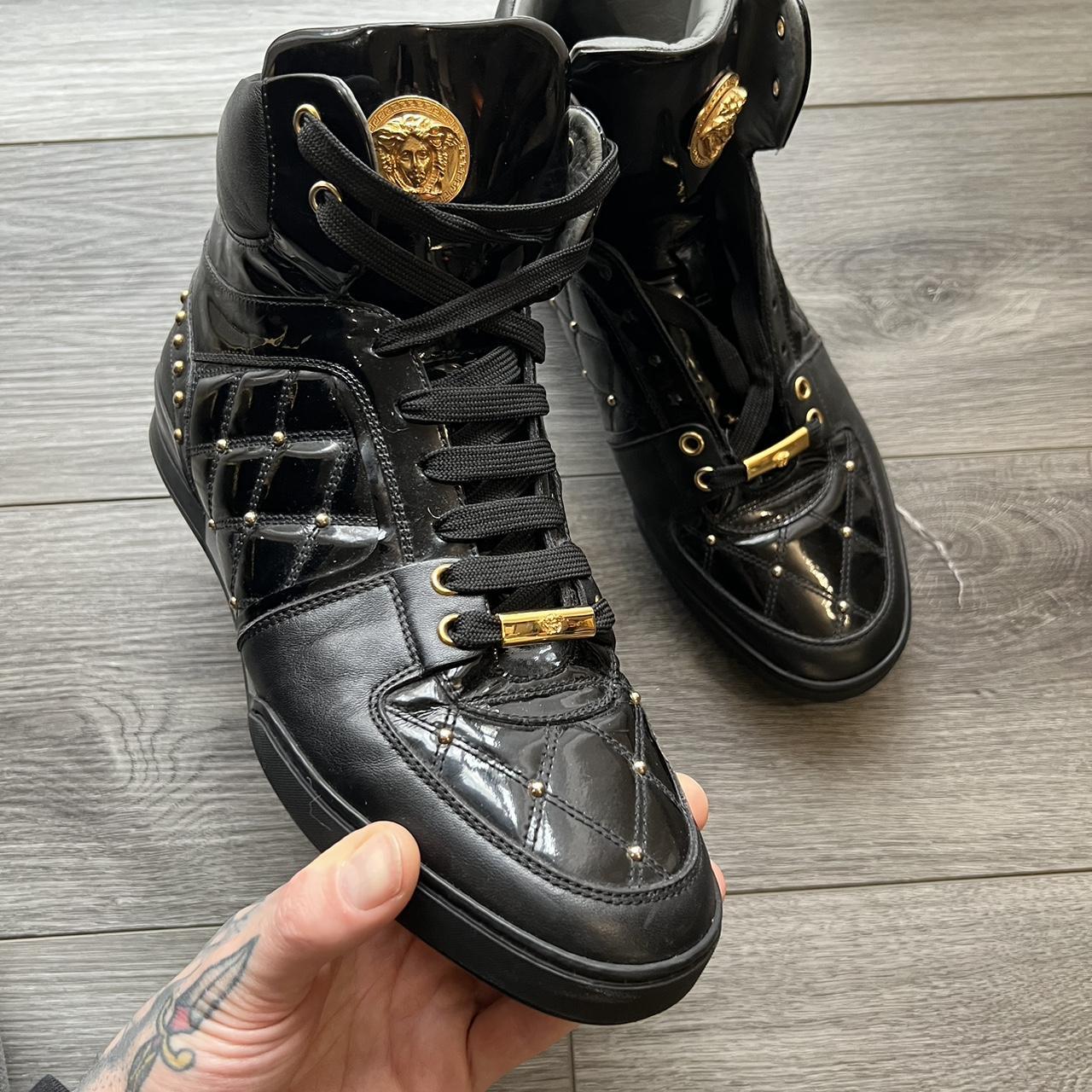 Versace Men's Black and Gold Trainers | Depop